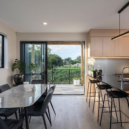 Modern Immaculate Residence In Mount Wellington 오클랜드 외부 사진