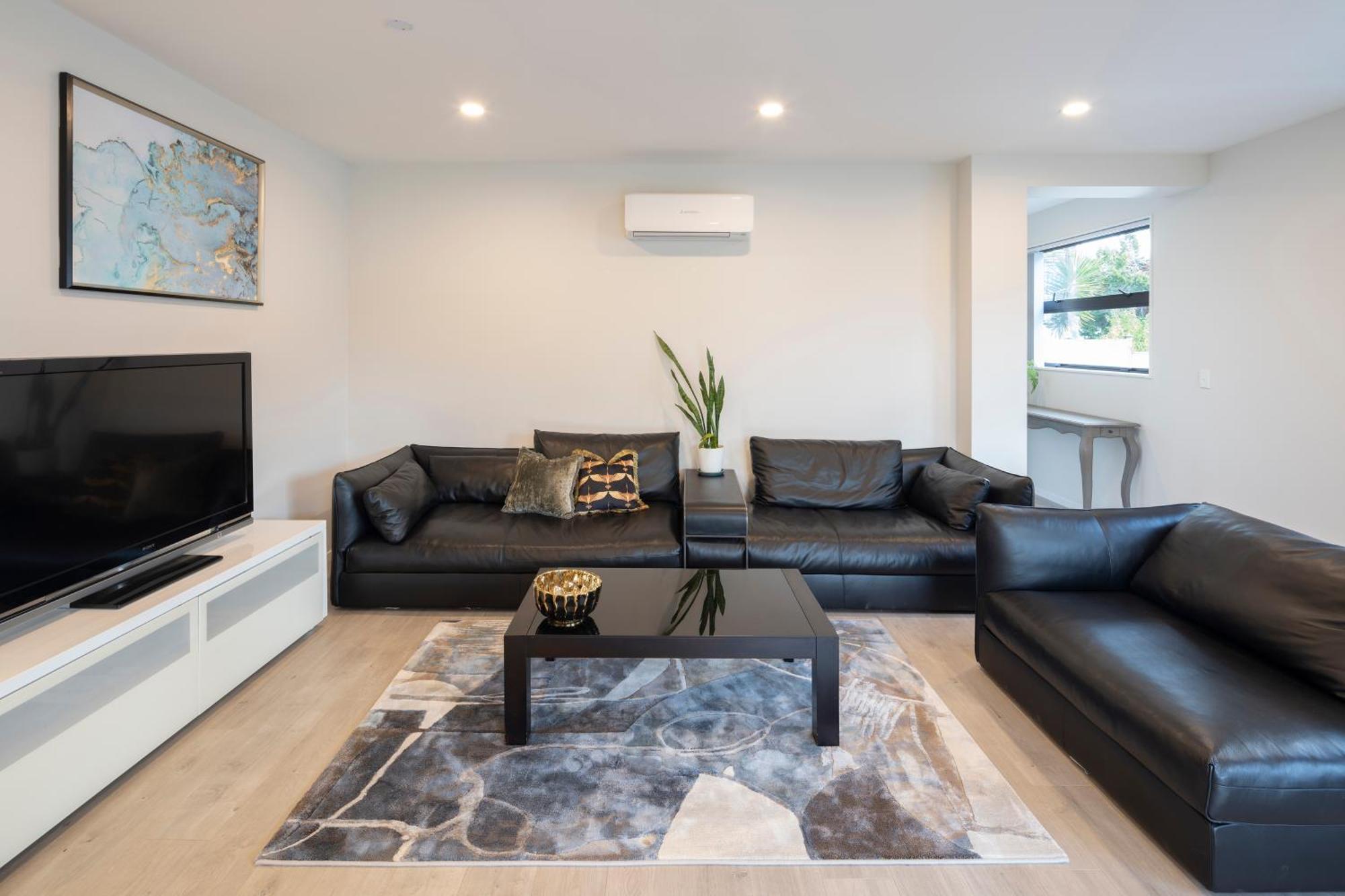 Modern Immaculate Residence In Mount Wellington 오클랜드 외부 사진